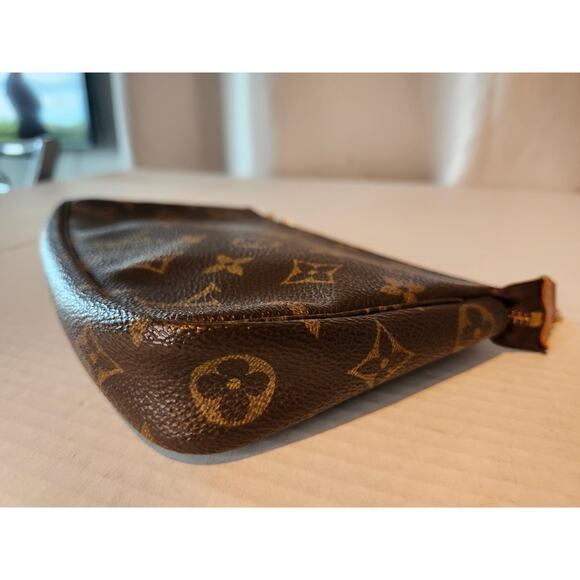 Louis Vuitton Pochette Accessoires Shoulder Bag LV Monogram AR0955 - Picture 4 of 15